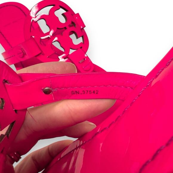Tory Burch Patent Leather Miller Sandal Fluorescent Neon Fuchsia 7 Women’s - Picture 11 of 12